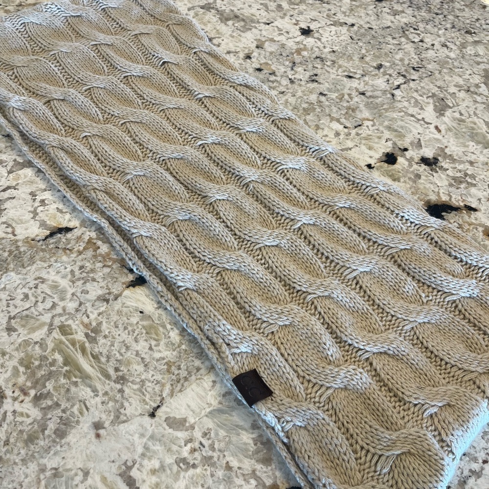 CC Oversized Soft Chunky Knit Scarf Beige Timeless Versatile Warm Winter Fall